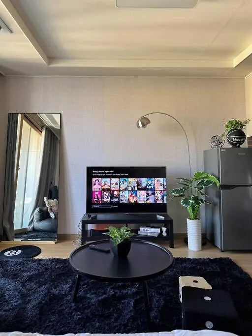 Spacious Minimalist Studio In Clark Анхелес 0*,