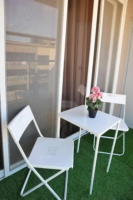 Spacious Minimalist Studio In Clark Angeles